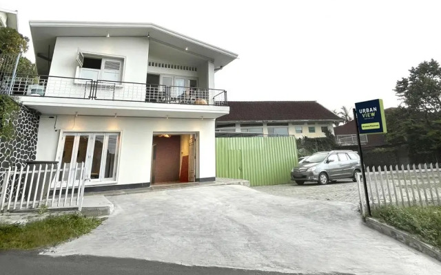 Urbanview Wisma Nirwana Tretes by RedDoorz