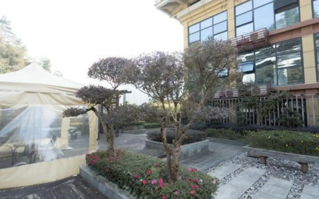 Pokhapa Hotel