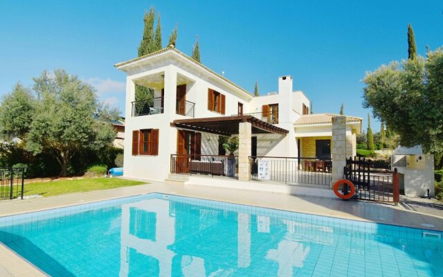 3 bedroom Villa Tala 67 with private pool and golf course views, Great for families, near Aphrodite Hills Resort village