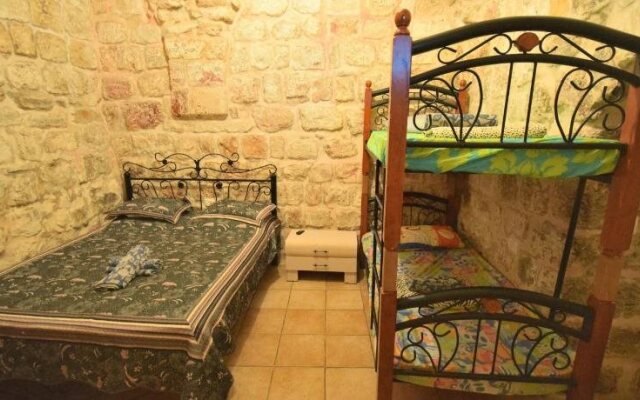 Chain Gate Hostel