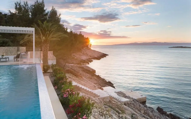 Luxury Villa Palma de Korkyra with Pool