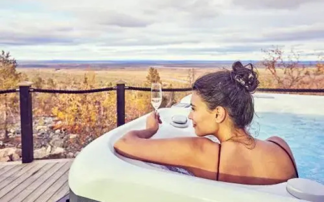 Golden Crown - Levin Iglut