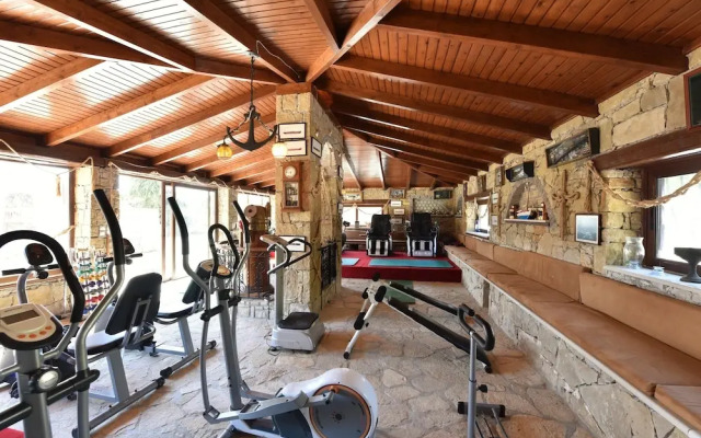 Alexander Suites