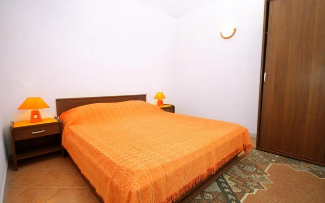 Seaside apartments with a swimming pool Kneza, Korcula - 9269