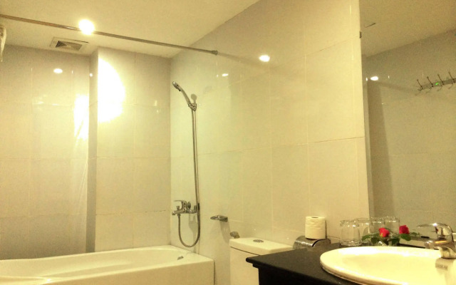 Hanoi Holiday Diamond Hotel