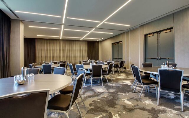 The Rose Hotel Chicago O’Hare, Tapestry Collection by Hilton