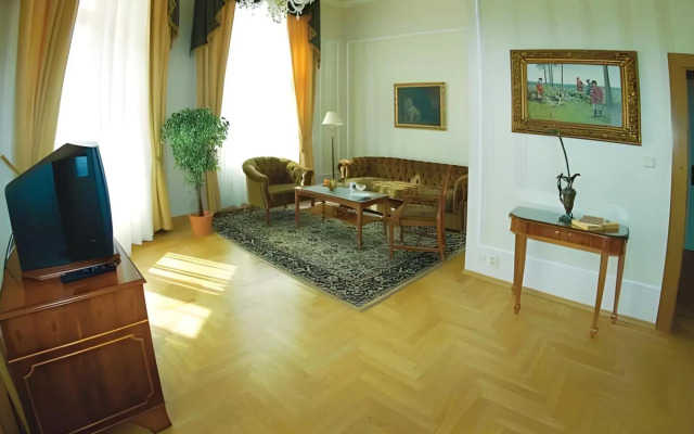 Hotel Bristol Palace