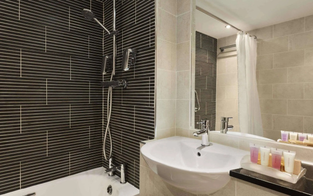 Ramada by Wyndham Warwick Kenilworth