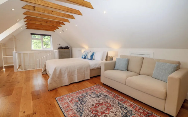 Thames Retreat