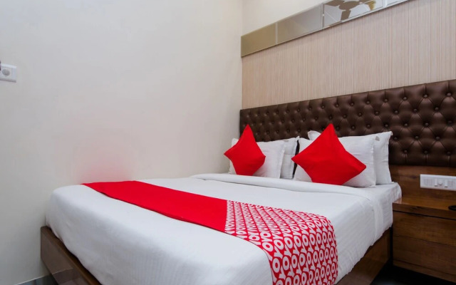 OYO 9327 Royce Executive