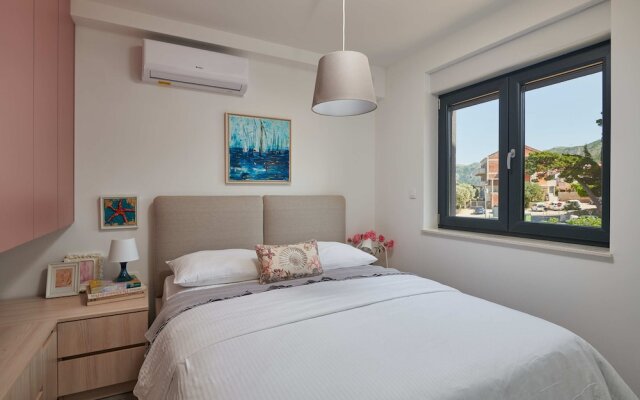 Irena Apartments