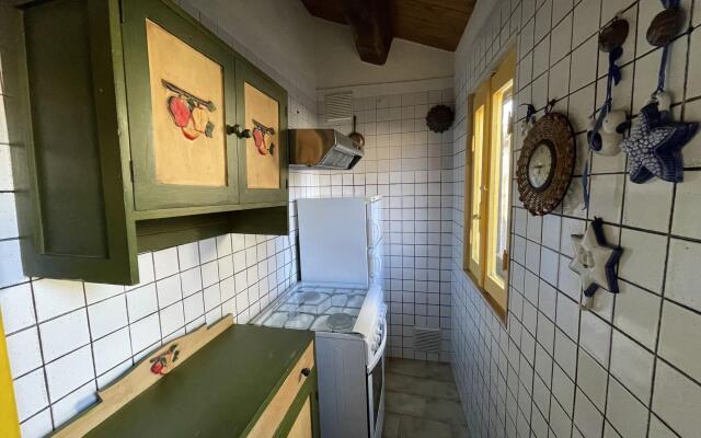 A holiday home with swimming pool in a national park