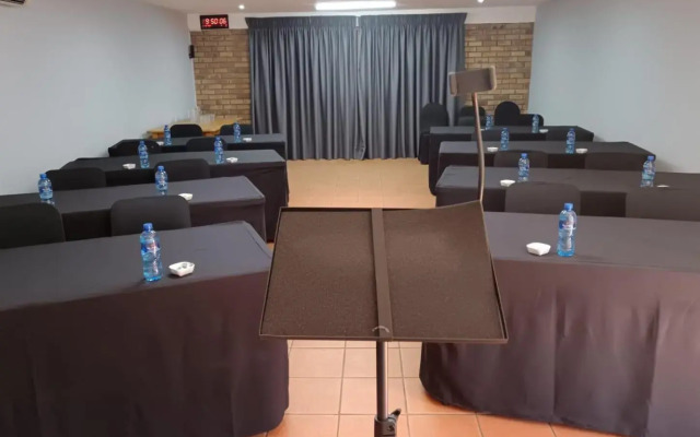 Airport Bird & Game Lodge