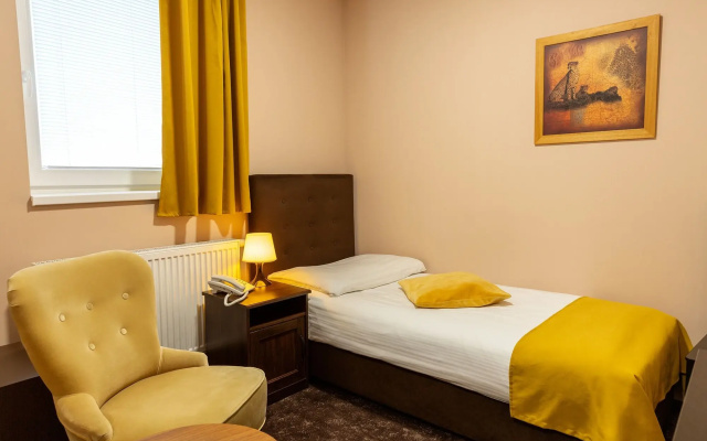 Max Inn Hotel