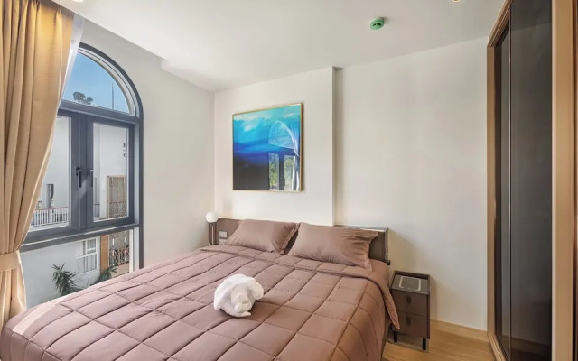 One bedroom Palmetto Condo Karon A608