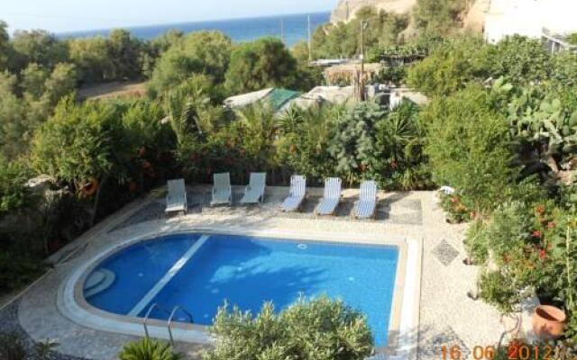 Karterados Beach Apartments