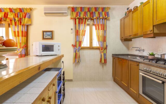 House Fumadell Deltebre