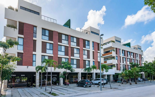 Ultra Luxury Condo, Rooftop Pool and HIGH SECURITY, Viva Residence