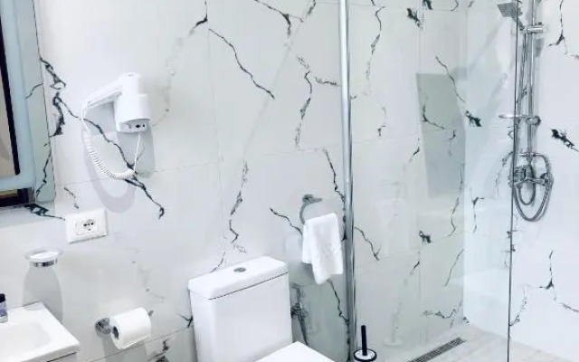 Kutal Park Inn Hotel