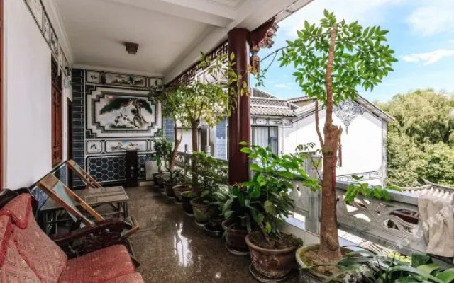 The Ming Yue Lou Hotel OF Dali