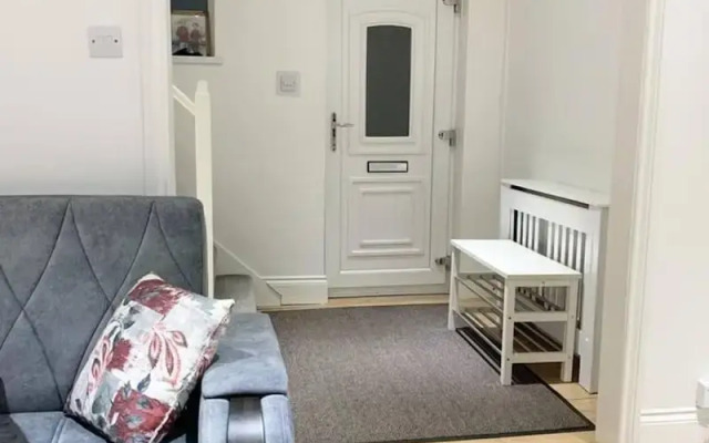 Stunning 2-bed House in Pembroke Dock
