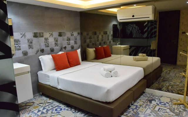 Double Five - Hostel