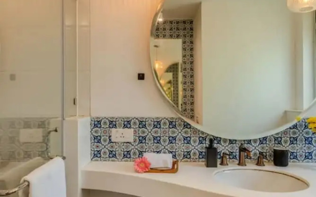 Stylish 2BR w Pool Near Candolim and Coco Beach