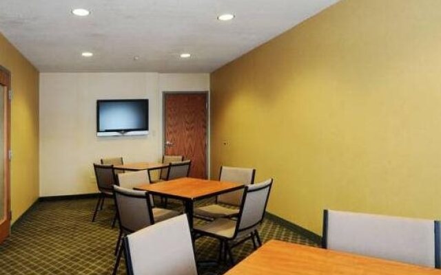 Parry Sound Inn & Suites