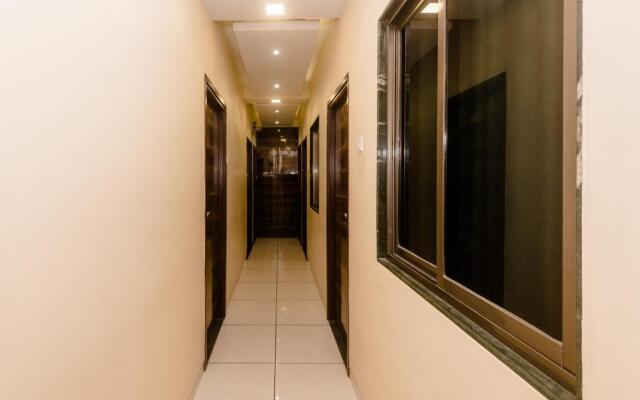 OYO 5352 Hotel Airport Metro