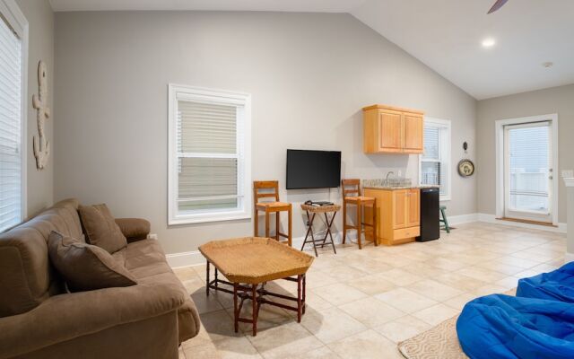 Seas The Day By BlueSwell