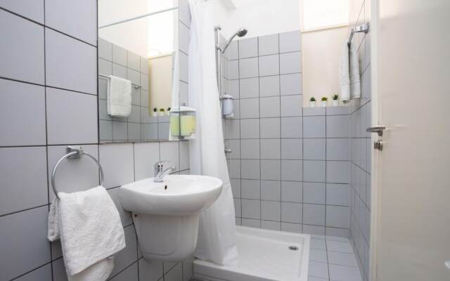 1-80 Collection Apt 301