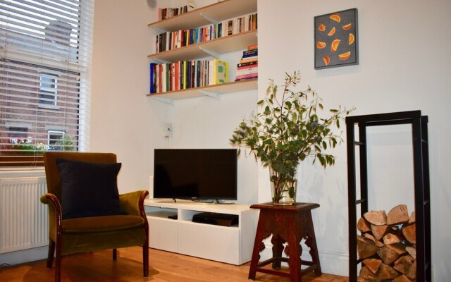 Newly Refurbished 2 Bedroom Terraced House in Dublin