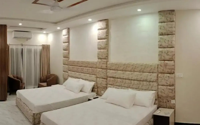 Grand Hayat Guest House