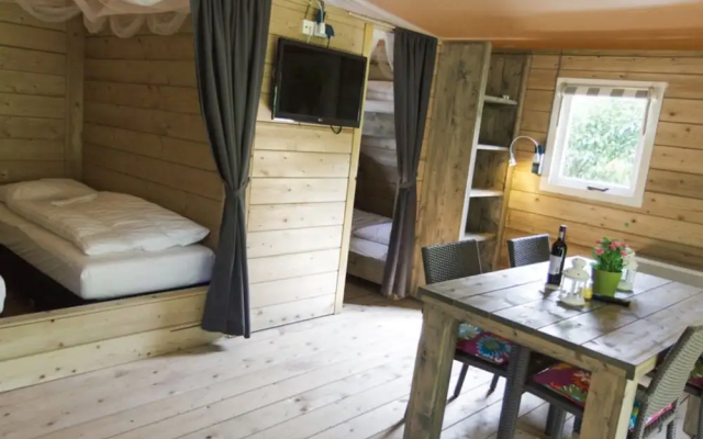 Campsite - Cozy Tentlodge With Roofed Terrace in a Green Area - Camping in Hardenberg - Photo 2