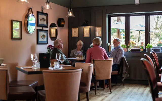 Cromwell Arms Country Pub with Rooms