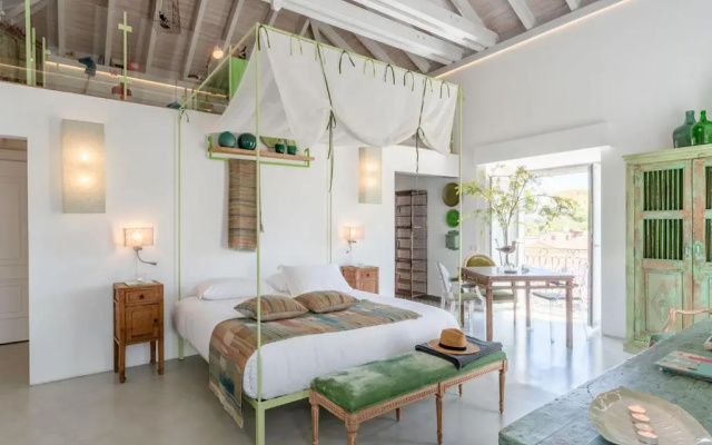 Colegio Charm House