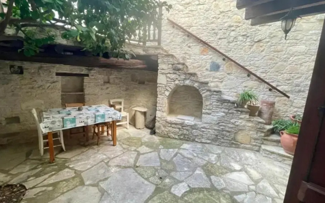 Juliet Suite Studio in Dhoros