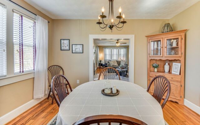 Charming Smithfield House: Walk to Downtown!