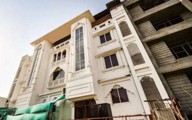 Hotel Raj Niwas by OYO Rooms