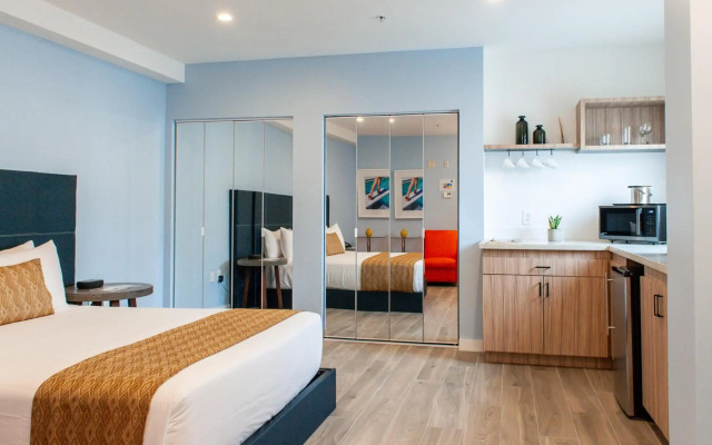 Oceanside Hotel and Suites
