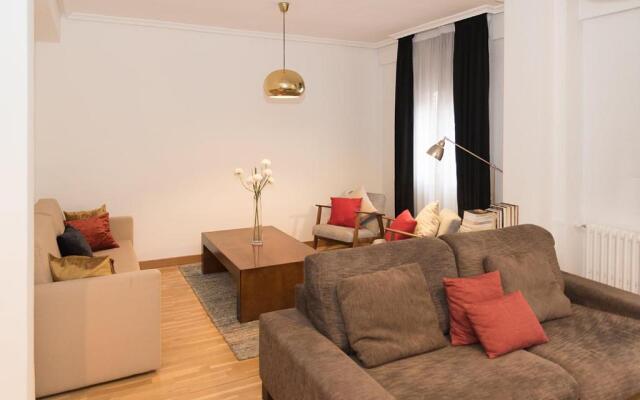 Bonito apartamento cerca de la Plaza Mayor (C/Segovia 10)