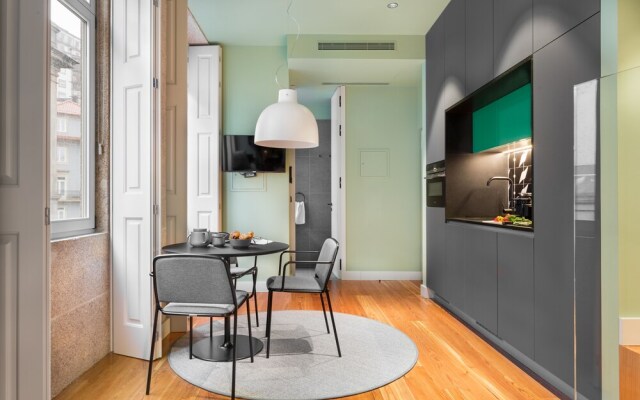 ALTIDO Bright Self Check-In Studio in Porto