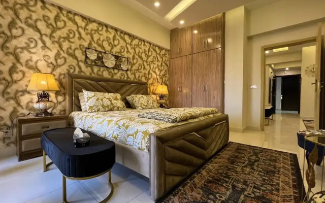 the Realtors inn Luxurious 1bed Apartment dha 2