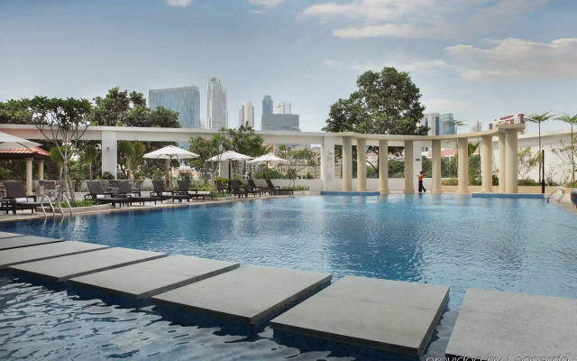 Отель The Robertson House by The Crest Collection