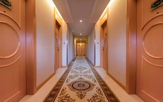 Vienna Hotel Shenzhen Lo Wu Control Point