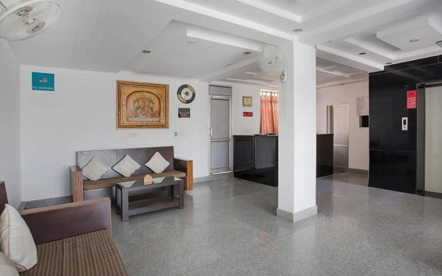 OYO 410 Hotel Lily Bay Inn