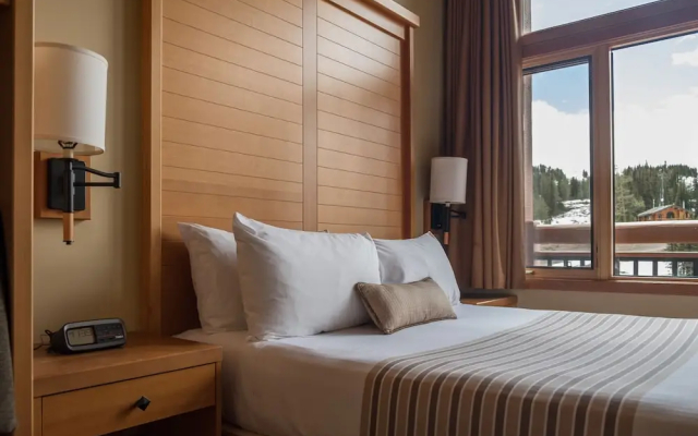 Sunshine Mountain Lodge