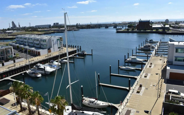 Breakwater Apartment