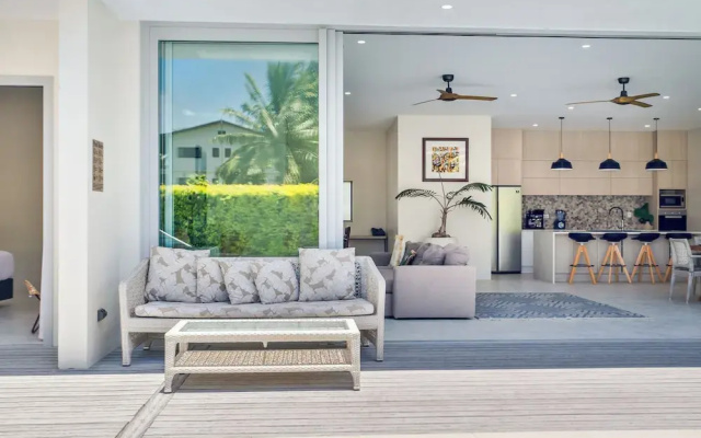 Mama Taras Luxury Villa