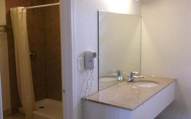 Travel Inn and Suites